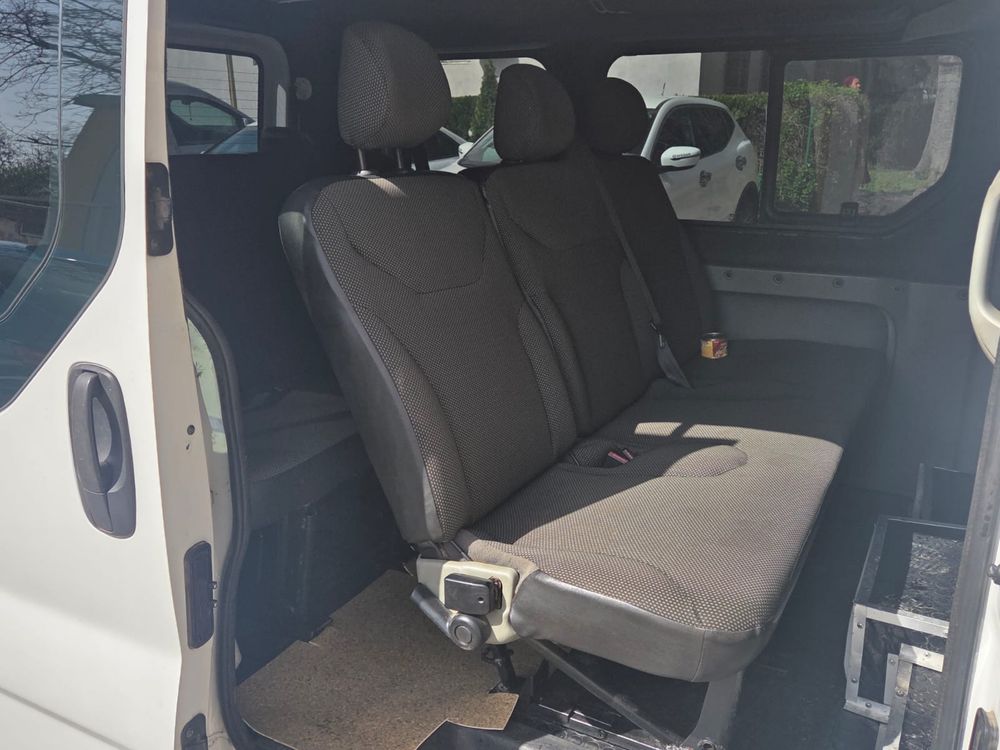 Vand Renault Trafic 2,5TDi 8+1 locuri