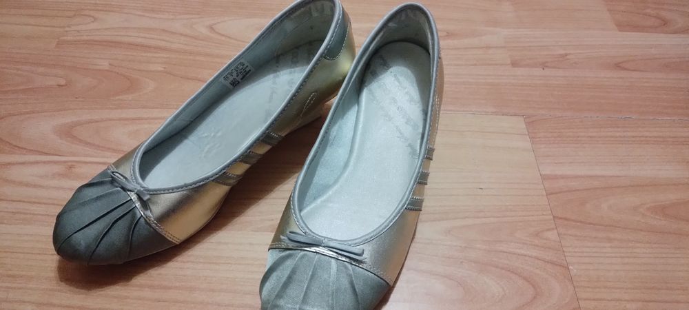 Дамски обувки с малка платформа