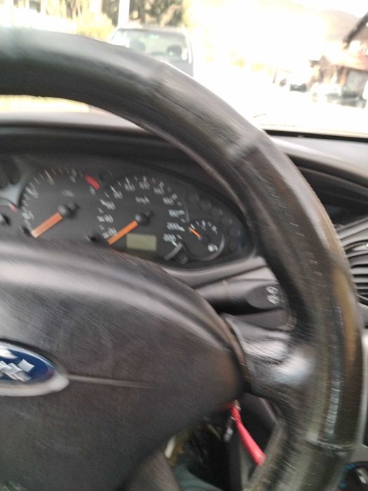 Форд фокус 1,8d автомобил