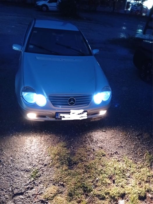 Vând Mercedes C 220