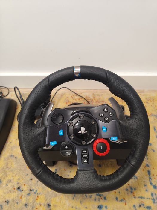 Vând volan gaming Logitech g29