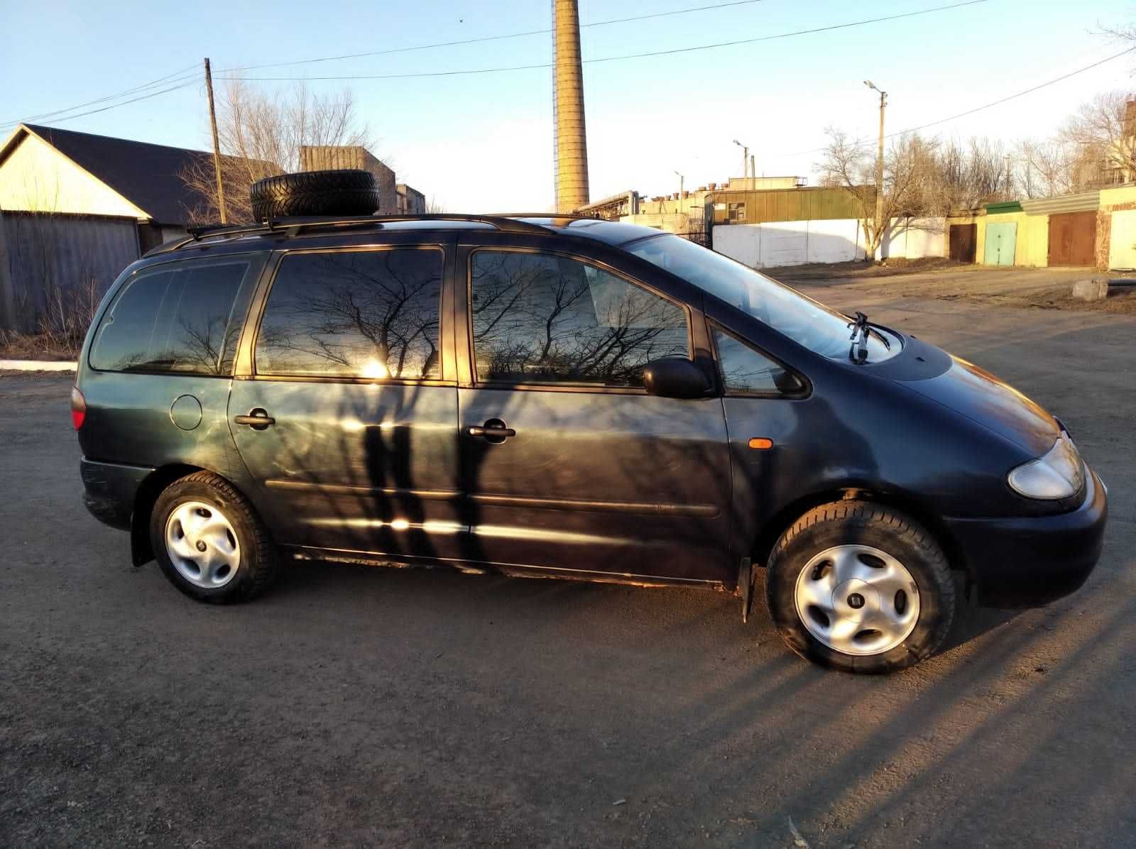 Volkswagen Sharan (1995 г.) газ-бензин