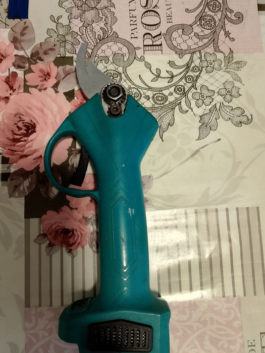 Електрическа Лозарска Ножица