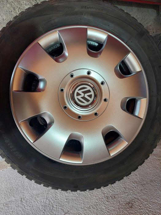 Anvelope iarna cu jante 205  55  r15 + set capace noi