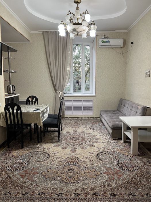 Сдам квартиру 4х комнатную на Шота Руставели