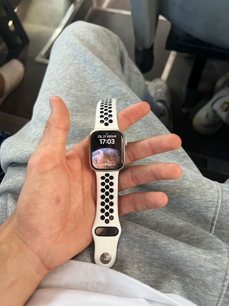 Продаю Apple Watch Series 8