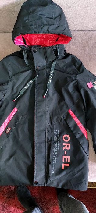 Продам демисезонную куртку