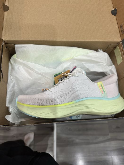 38.5 чисто нови не носени