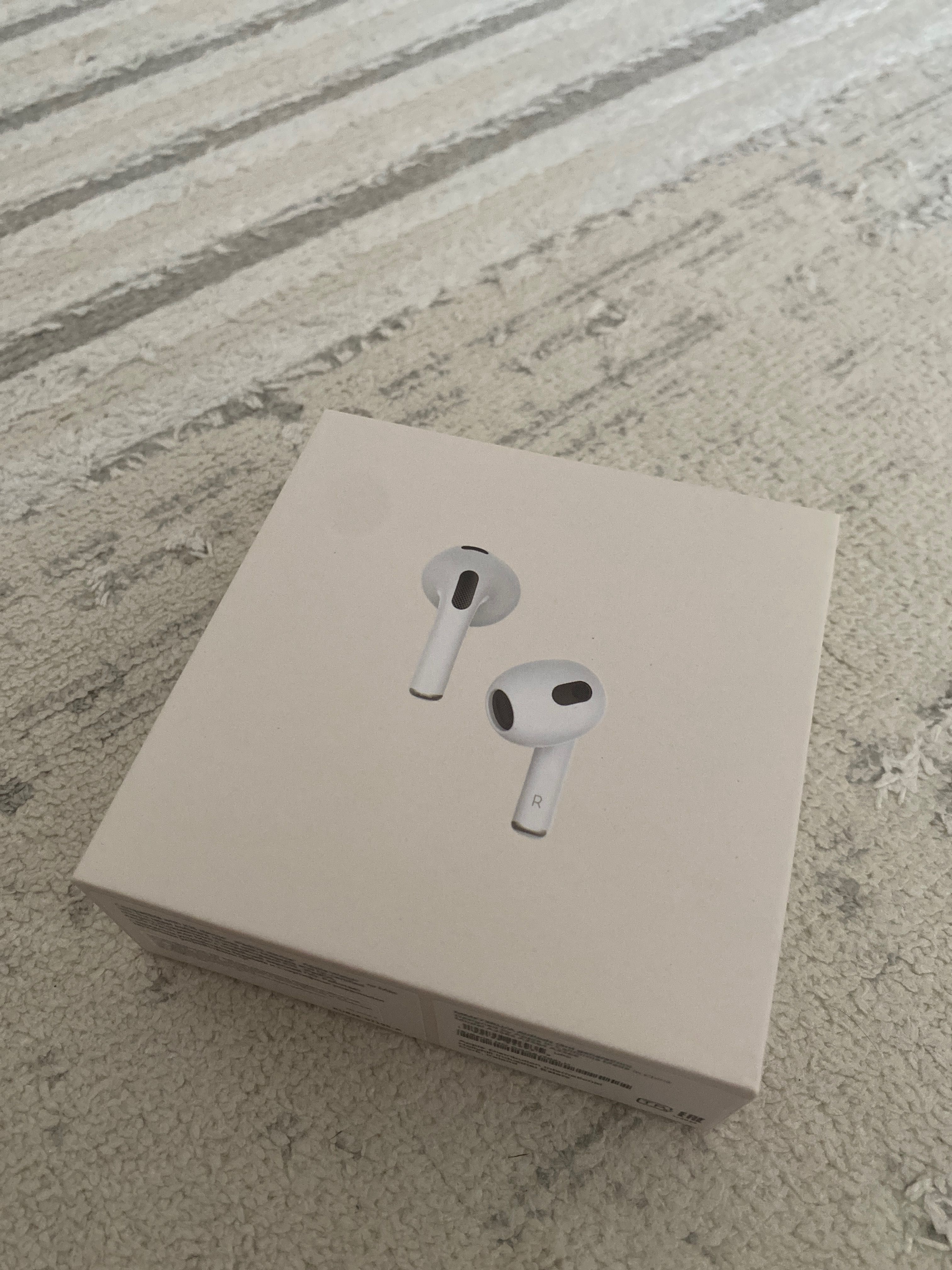 AirPods3 почти новый