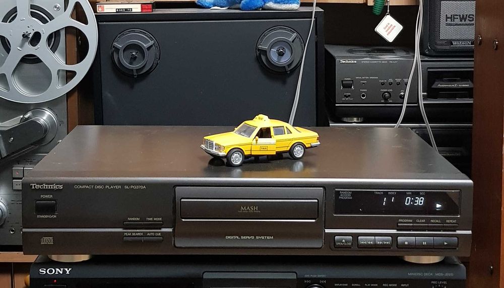 Compact Disc Audio Stereo Player Vintage TECHNICS SL PG370A BLACK