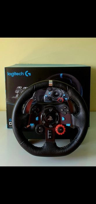 Vând volan Logitech Driving Force G29.