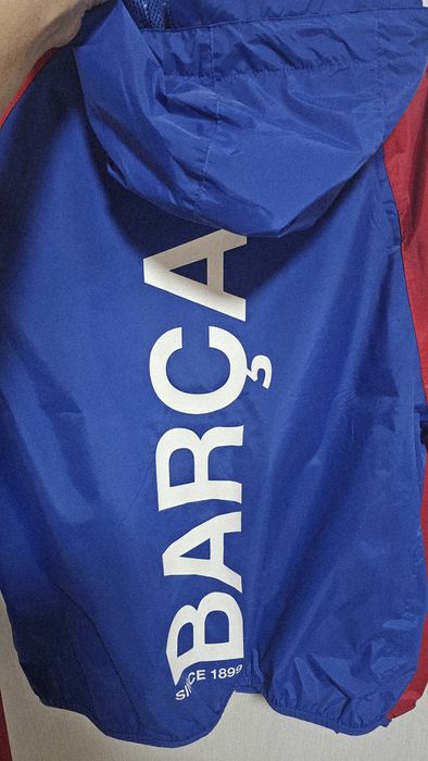 Продам ветровки фк Барселона, ПСЖ.