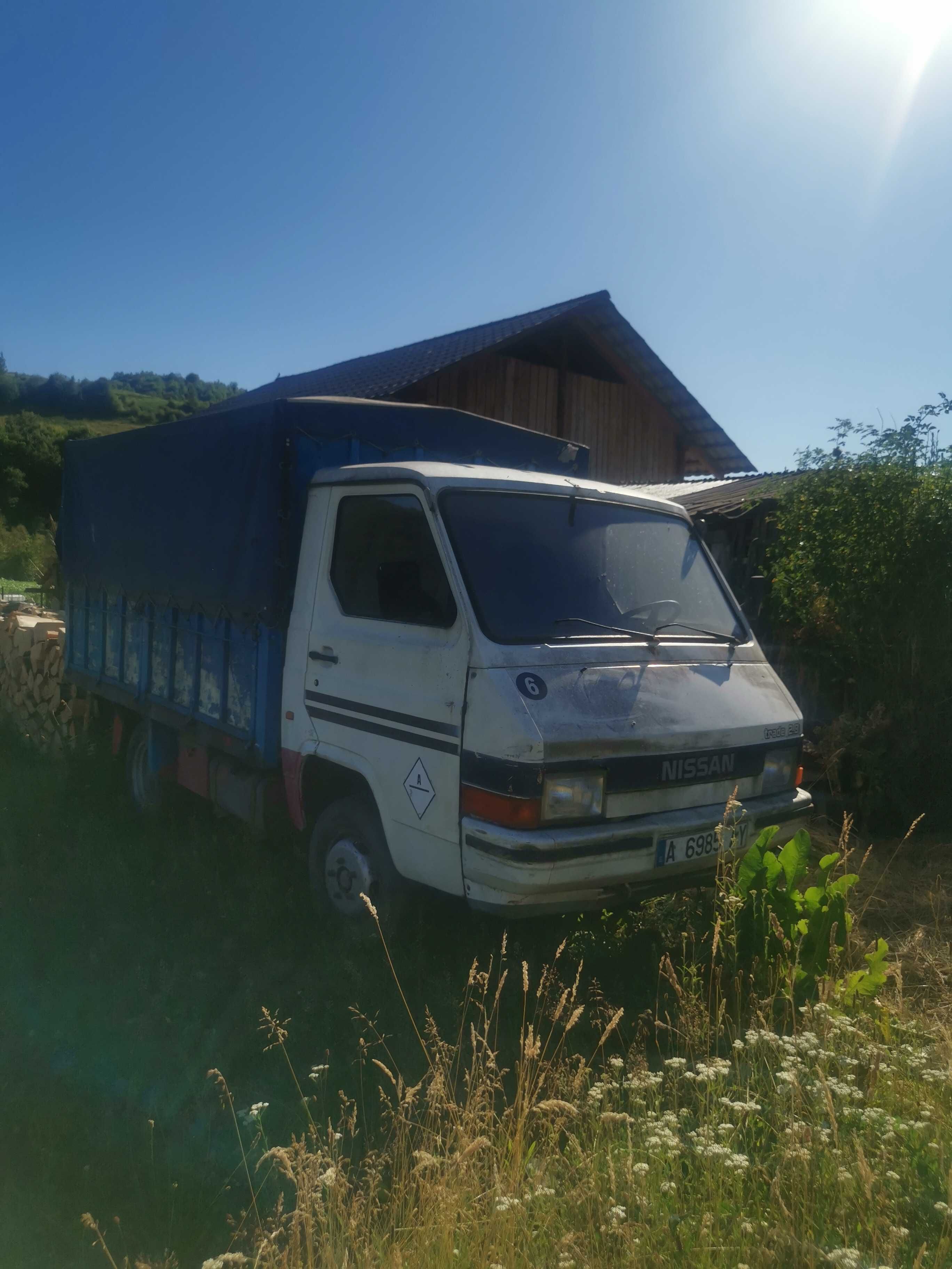 Vând camioneta Nissan