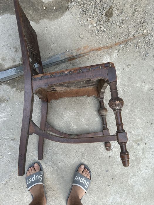 Scaune vechi de colectie