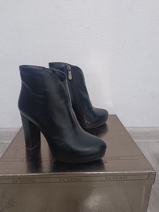 Продам Ботильоны женские