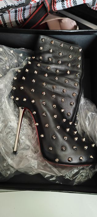 Продам женскую обувь