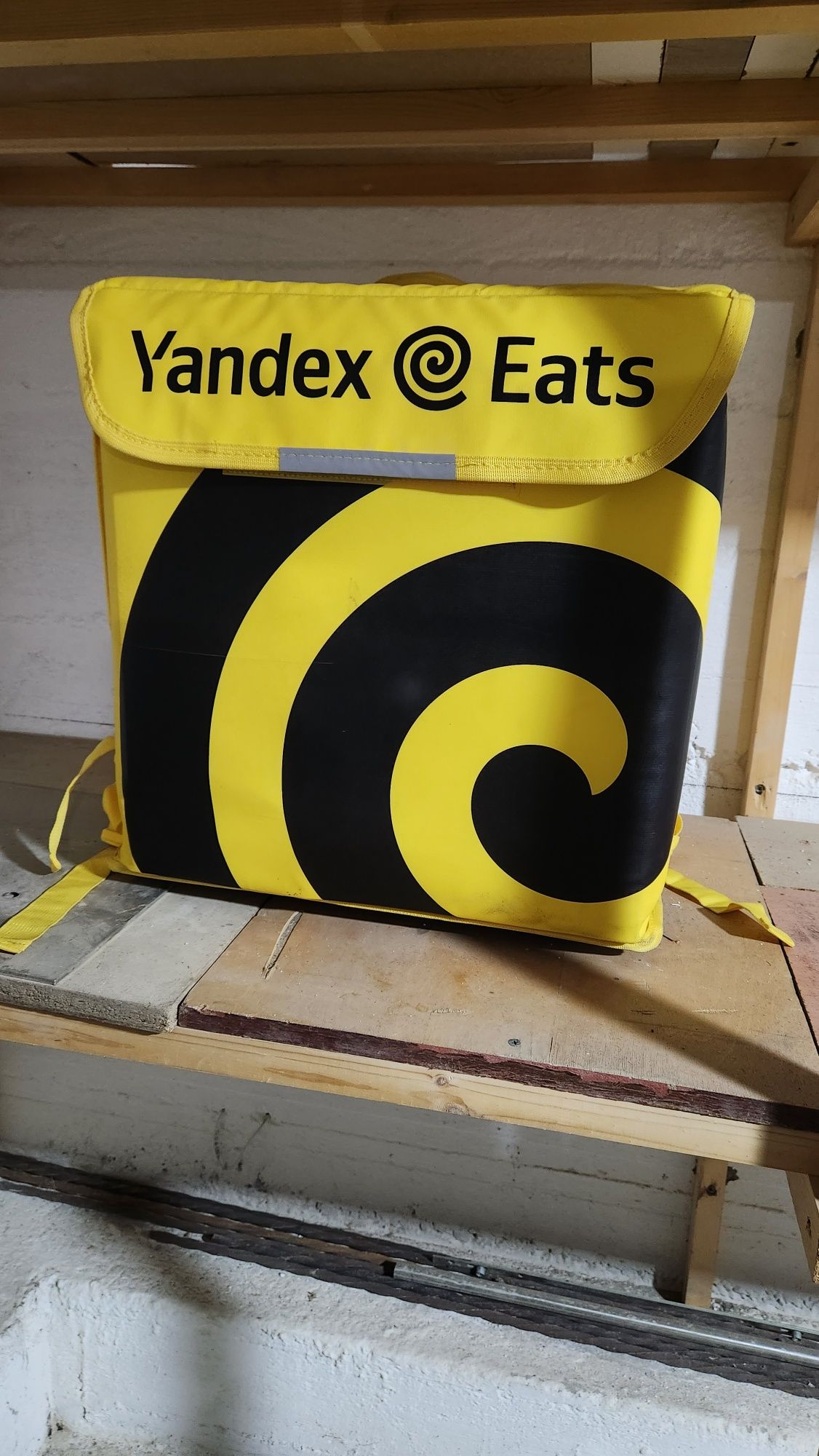 Yandeks sumka sotiladi