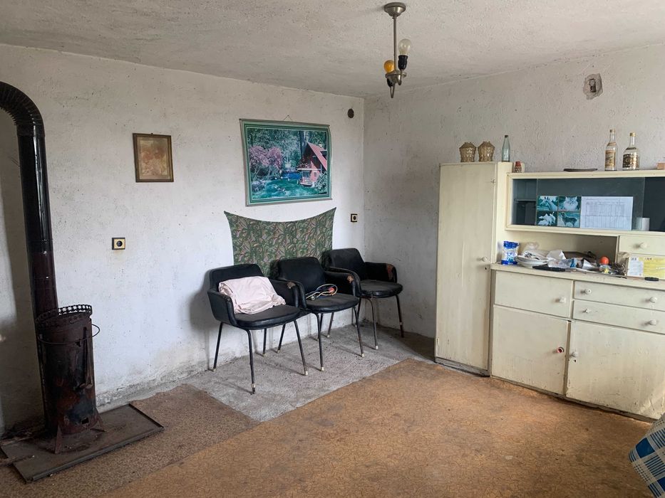 МАСИВНА ВИЛА в гр. Карлово, м. Яса тепе