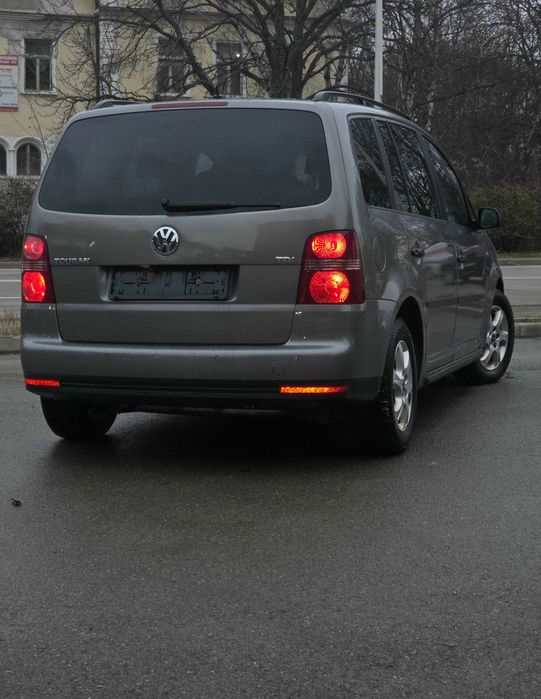 VW Touran | 1.9 TDI | Навигация | Задна камера |+4 летни гуми с джанти