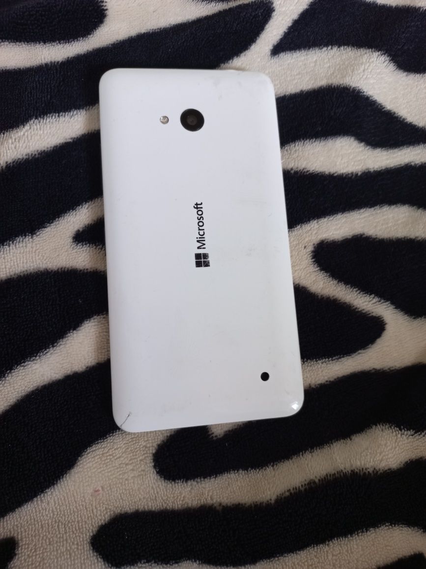 Телефон Microsoft lumia 640