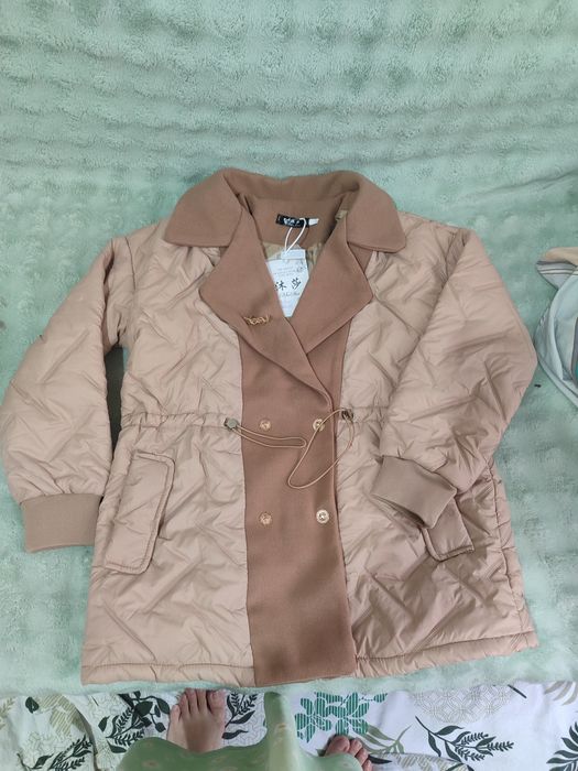 Продам польто 46 р новый