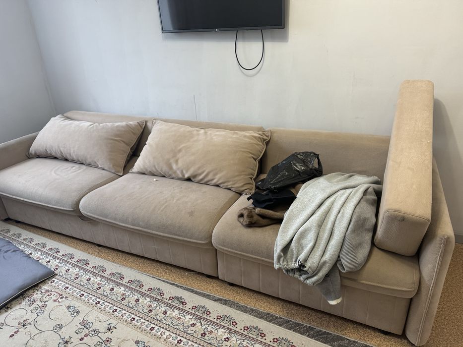 Диван для зала лалалвлвллв