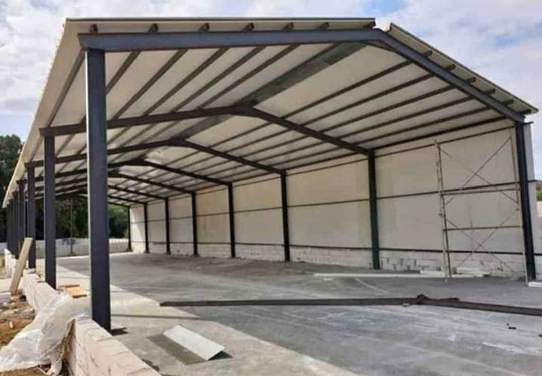 Vand hale metalice acceptam la schimb si variante auto