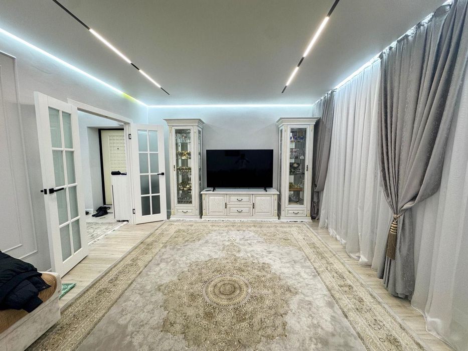 4-х ком. квартира, обкомовский дом в самом центре города