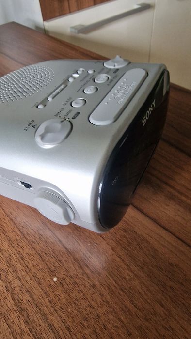 Sony ,radio cu ceas desteptator,ocazie