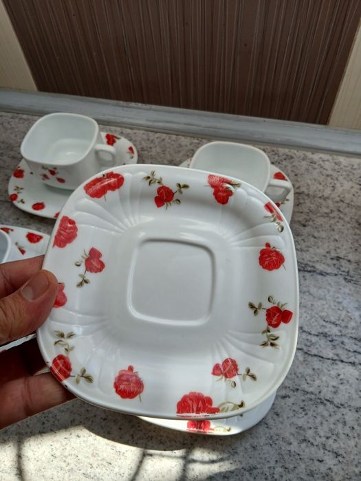 Set cafea 12 piese portelan marca Dinova Saina plus suport pastrare