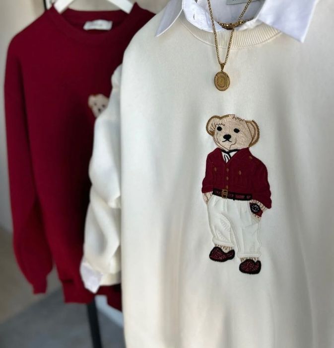 Блуза с мече - бял цвят