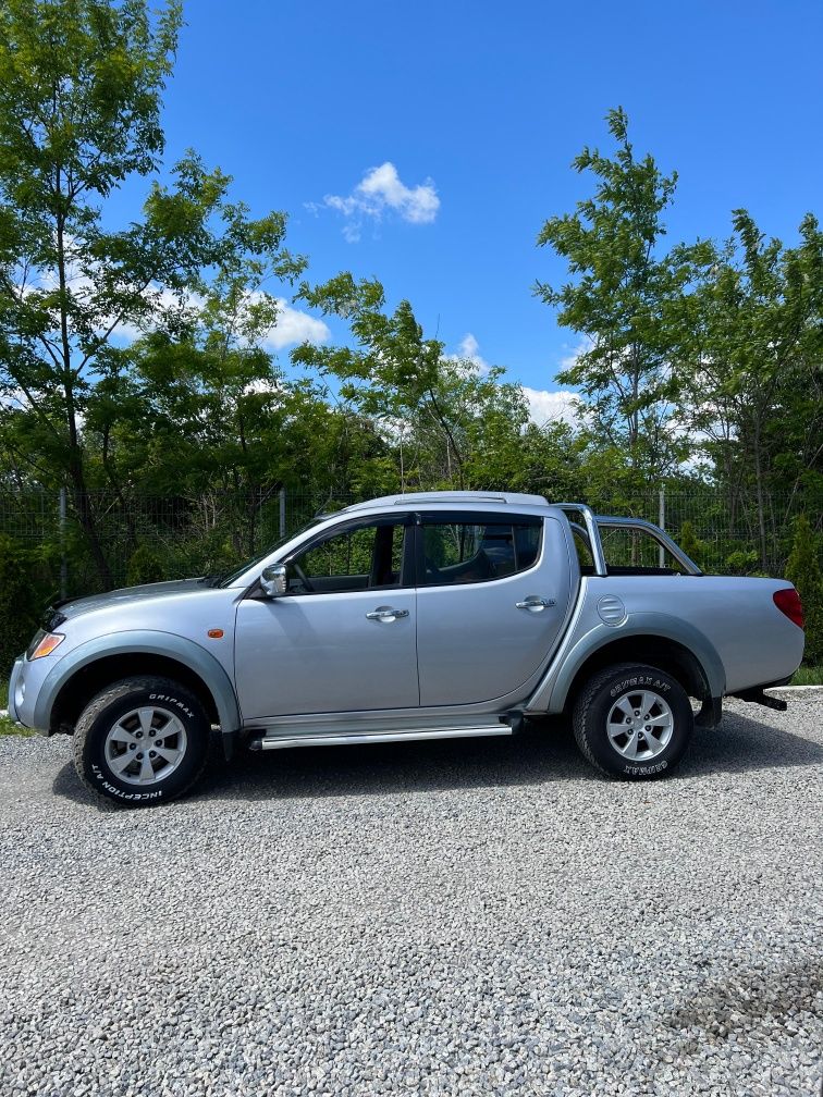 Vând Mitsubishi l200 recent adus într-o stare impecabila