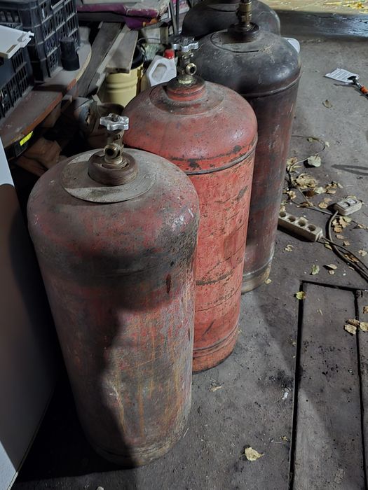 Продаю газовые баллоны
