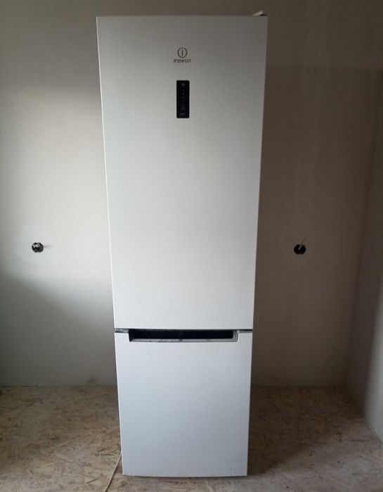 Отдам холодильник бесплатно !