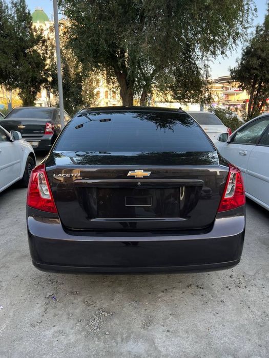 Срочно продаю новую Lacetti Gentra