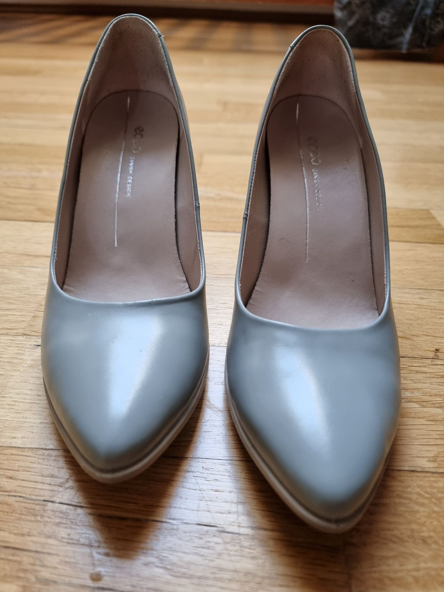 Pantofi cu toc Ecco
