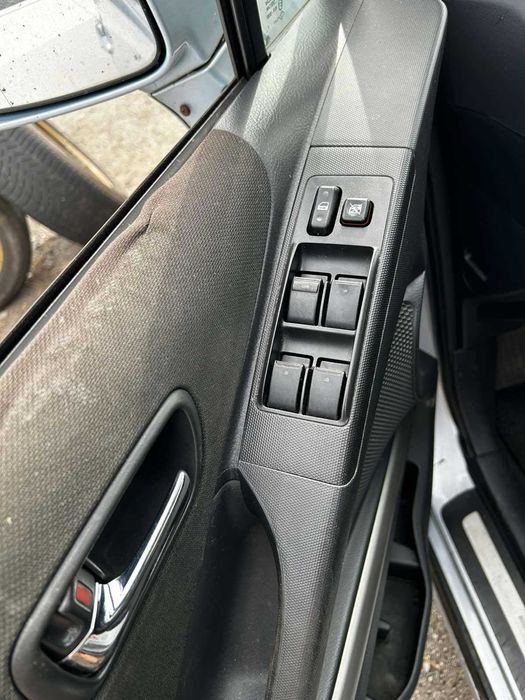 Toyota Corolla Verso 2008 на части