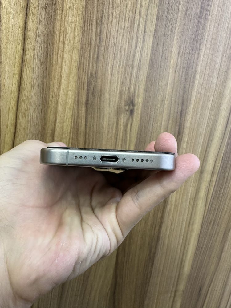 iphone 15 pro  natural 128 gb 88 %