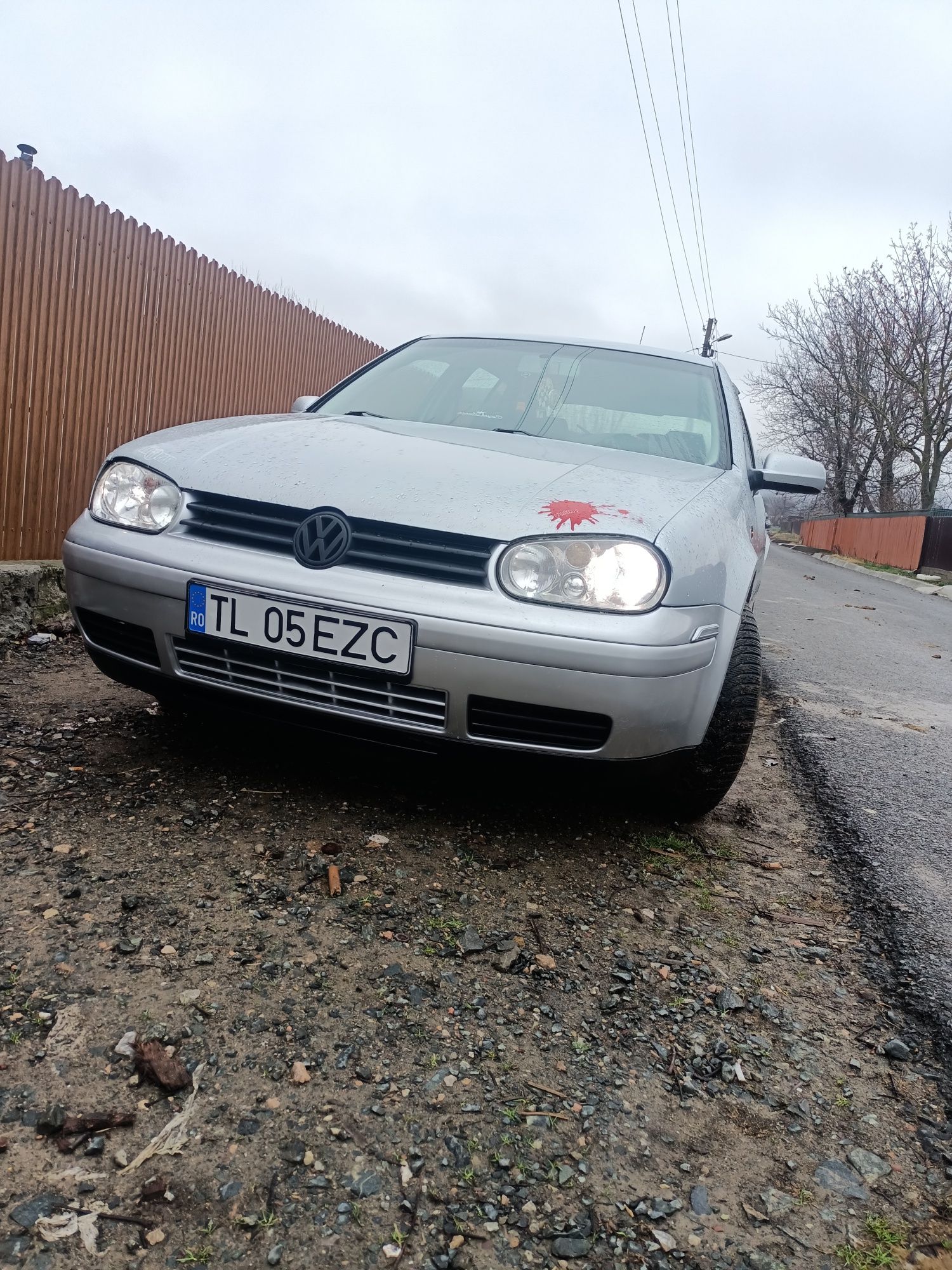 Vând Volkswagen golf 4