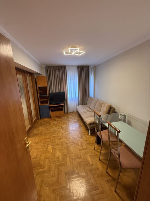 Inchiriez apartament 4 camere Centru  Vechi Craiova