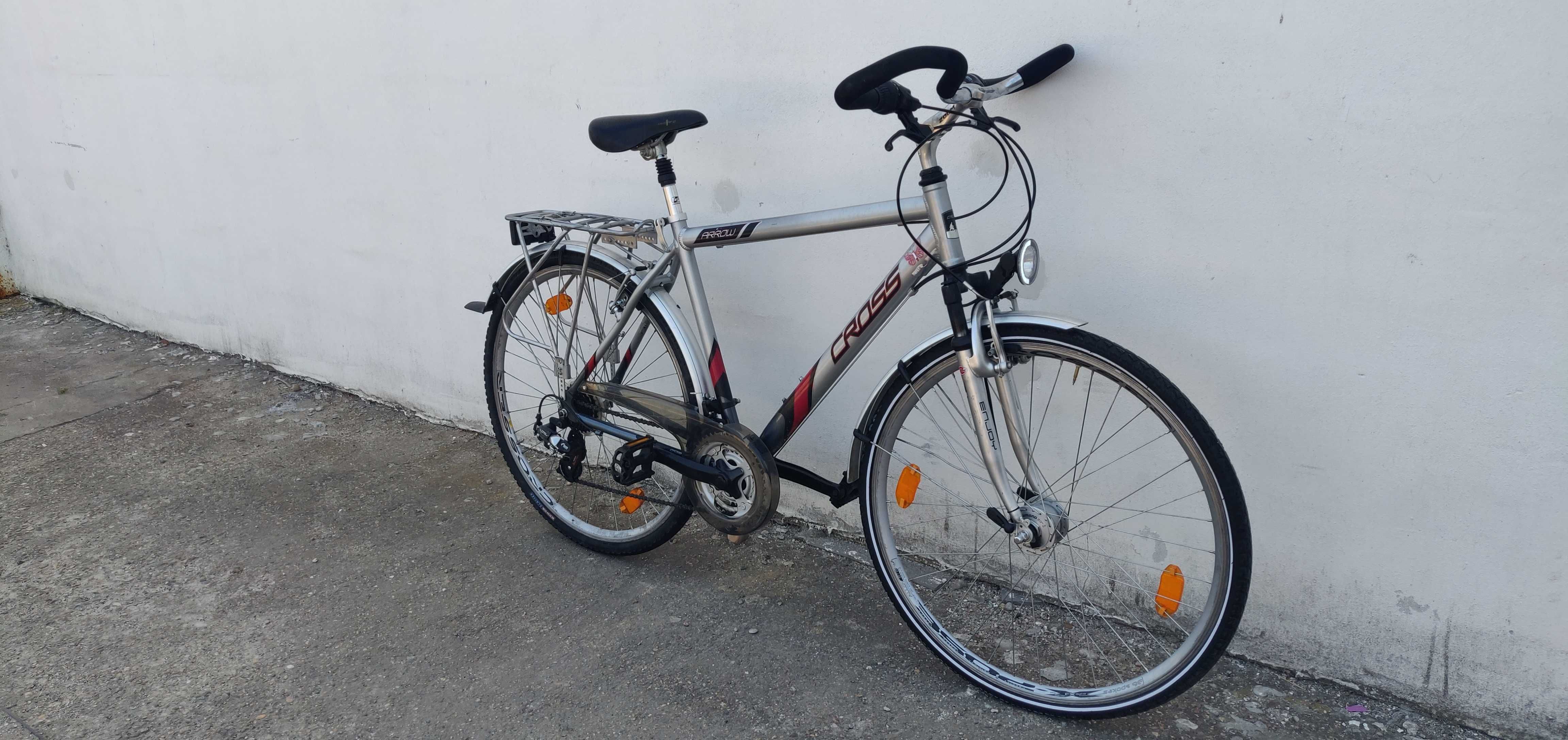Bicicleta Cross cu roti de 28 inch Cadrul de aluminiu