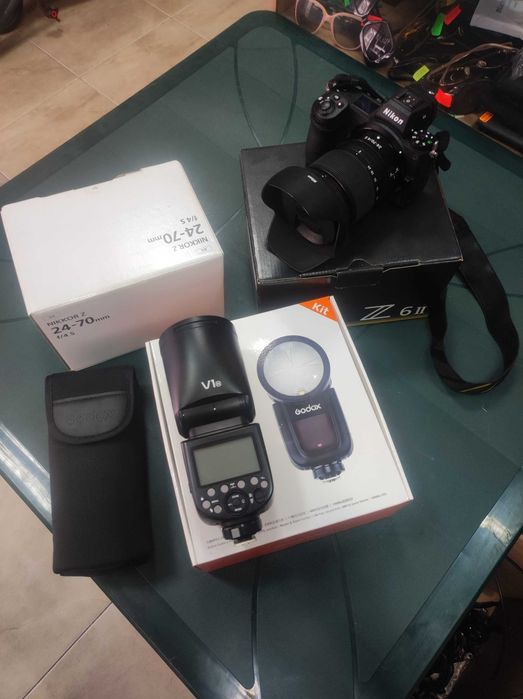 Фотоапарат Nikon Z6 II+Обектив Nikkor 24-70mm/f4S+светкавица GODOX V1n
