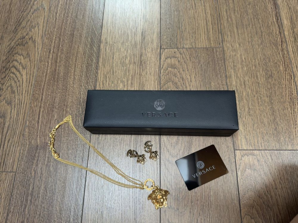 Оригинален сет бижутa Versace