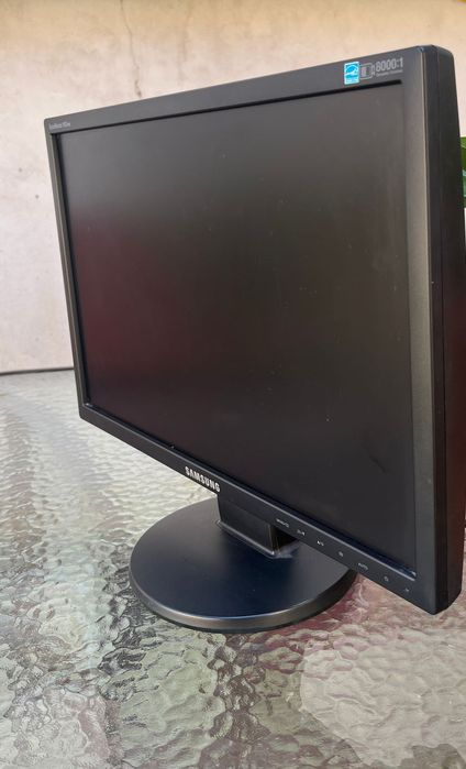 Monitor Samsung cu diagonala 20-25 inch