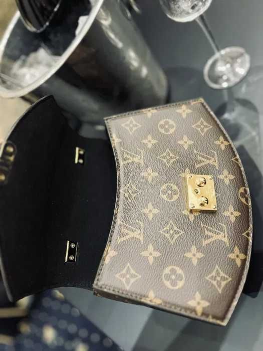 Geanta Louis Vuitton Tilsitt, Monogram Bicolor, 24 cm