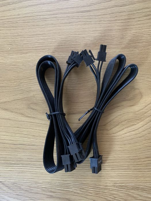 Cabluri alimentare gpu 2x8 si cpu1x8 pini pentru surse modulare.