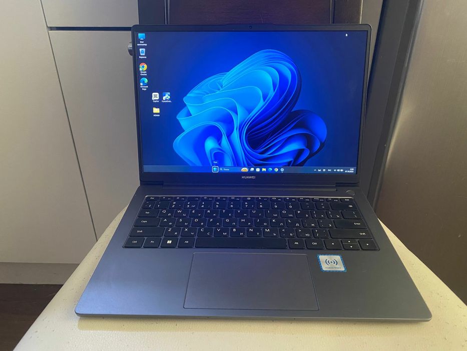 Huawei Matebook D14 intel core i3-1215U