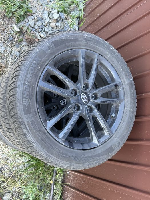 Roti de iarna Hyundai Ioniq cu cauciucuri Hankook 205/55/16