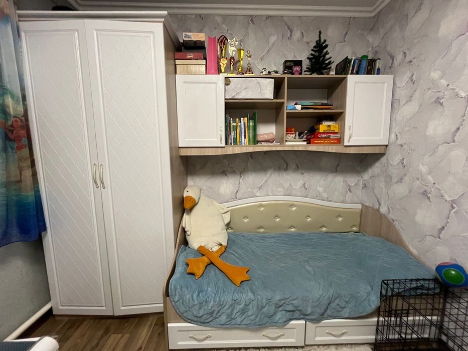 Мебель детская в спальню (гарнитур)