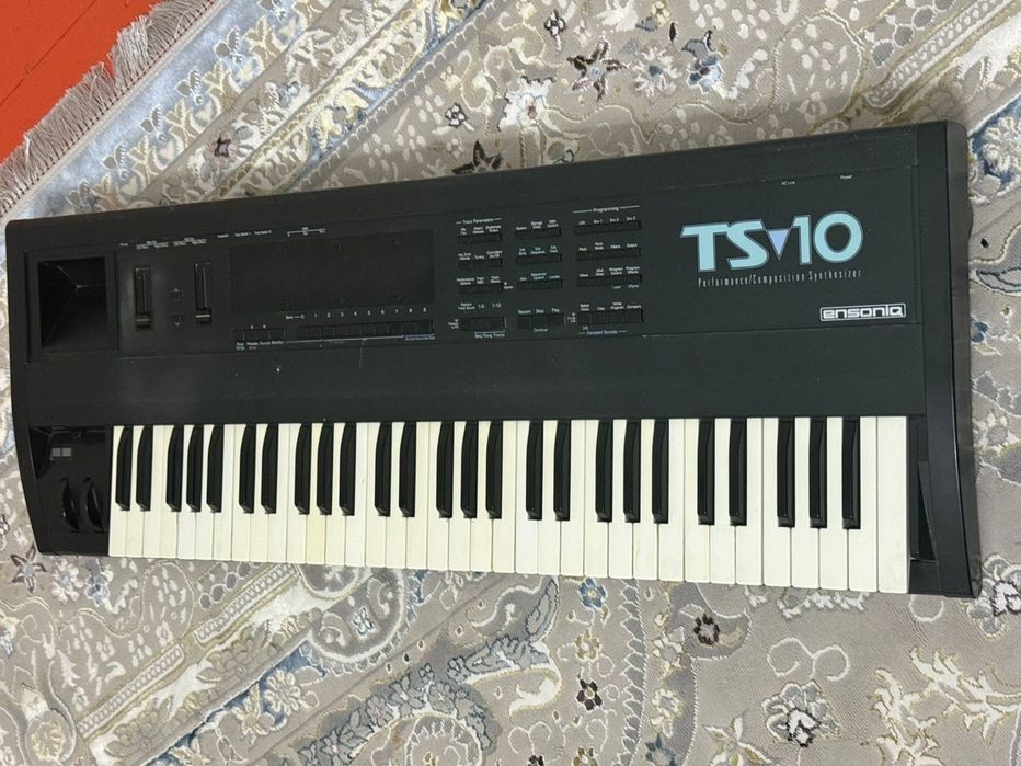 Синтезатор Ensoniq TS-10